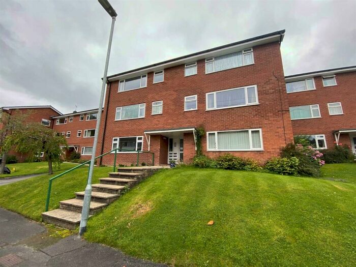 1 Bedroom Flat To Rent In Beech Farm Drive, Macclesfield, SK10