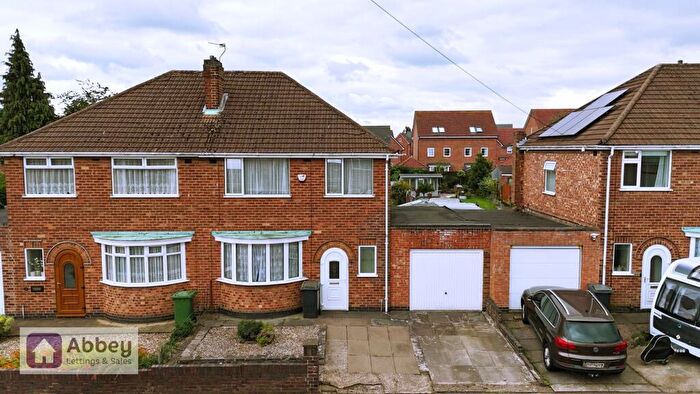 3 Bedroom Semi-Detached House To Rent In Cheltenham Road, Leicester, LE4