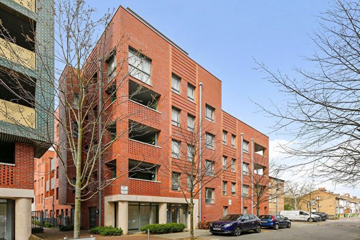 2 Bedroom Flat For Sale In George Peabody Street, London, E13