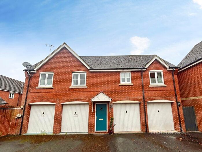 2 Bedroom Coach House To Rent In Southwold Close, Oakhurst, Swindon, SN25