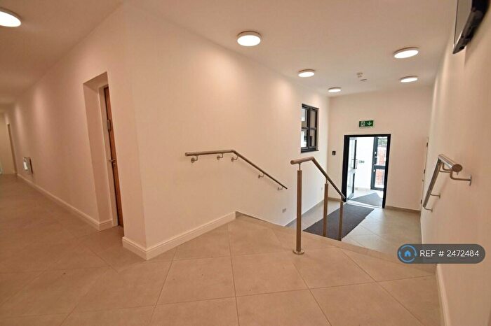 3 Bedroom Flat To Rent In Chapman House, Manchester, M18