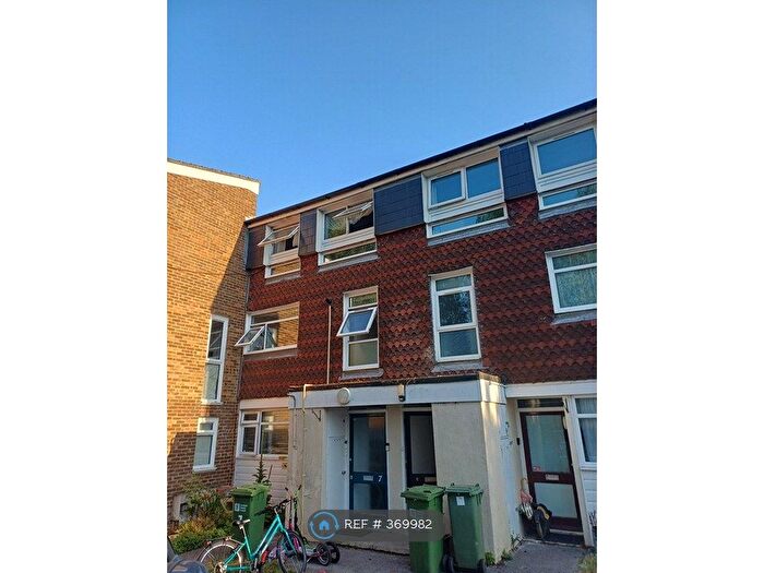 3 Bedroom Maisonette To Rent In Forest Close, Horsham, RH12