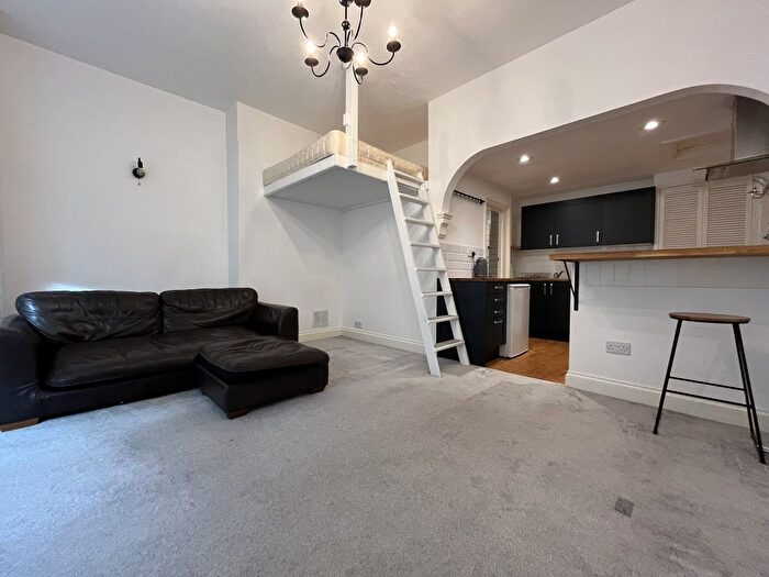 Studio To Rent In Durley Gardens, Bournemouth, BH2