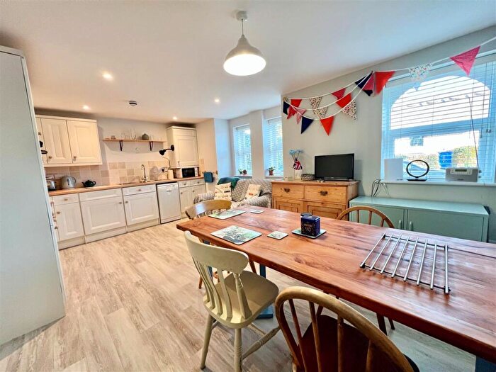 2 Bedroom Flat For Sale In Freshwater Bay, Isle Of Wight, PO40