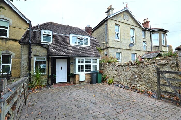 2 Bedroom Terraced House To Rent In Prospect Road, PO37