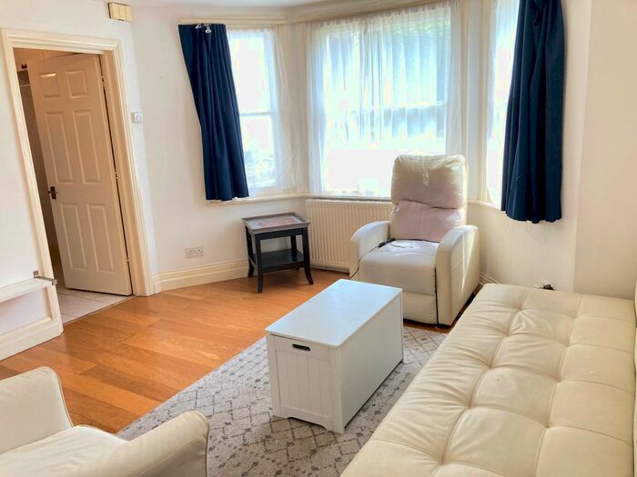 1 Bedroom Flat To Rent In Windsor Road, London, W5