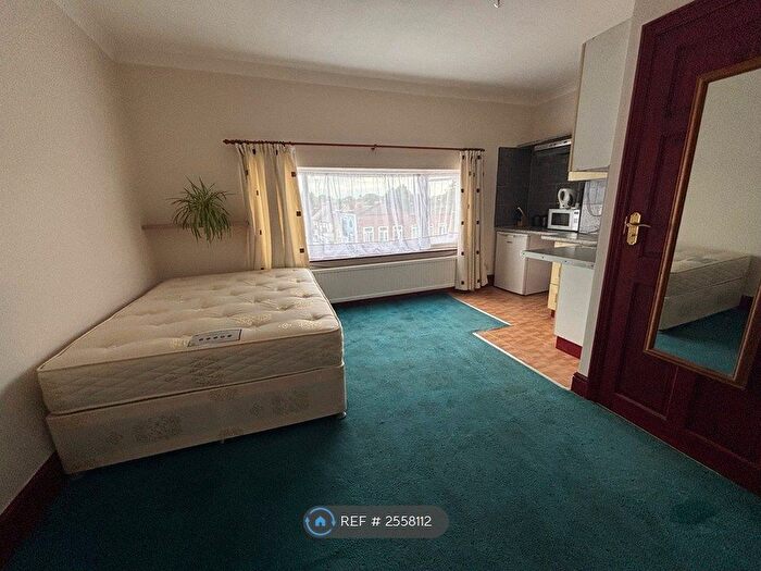 Studio To Rent In Whitchurch Lane, Edgware, HA8