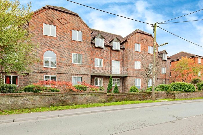 1 Bedroom Flat To Rent In Fair Oak Road, Fair Oak, Eastleigh, SO50