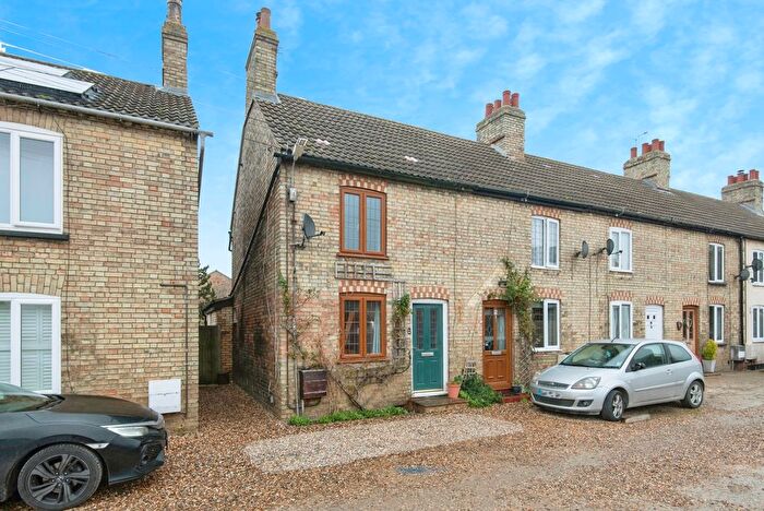 2 Bedroom End Of Terrace House For Sale In Davis Row, Arlesey, Bedfordshire, SG15