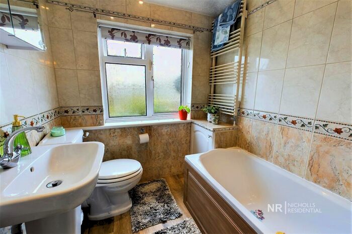 3 Bedroom End Of Terrace House For Sale In Ashby Avenue, Chessington, Surrey., KT9