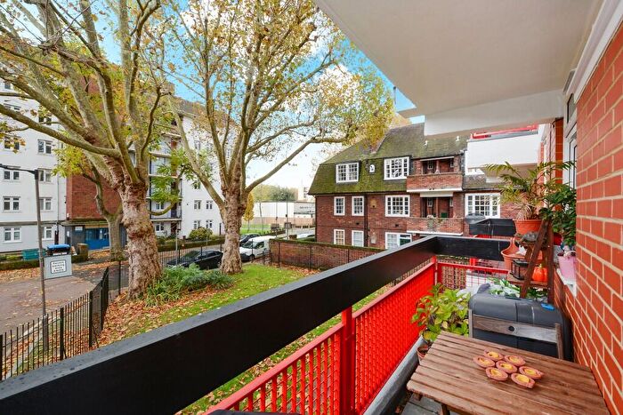 1 Bedroom Apartment To Rent In Edmonton Court, Canada Water, SE16