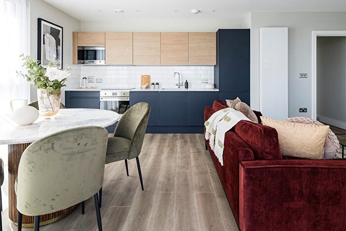 2 Bedroom Apartment For Sale In Grinstead Road, Deptford, SE8