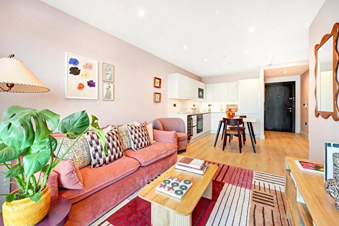 1 Bedroom Apartment To Rent In The Draper, Caversham Rd, NW9