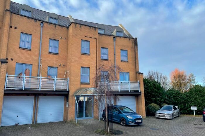 1 Bedroom Flat To Rent In Maunsell Road, Weston-Super-Mare BS24