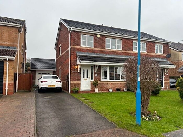 3 Bedroom Semi Detached House For Sale In Oakwood Close, Hartlepool, TS27