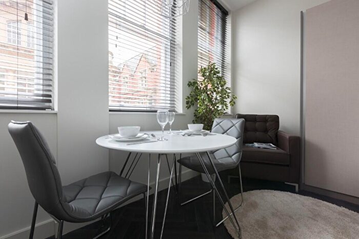 1 Bedroom Apartment To Rent In King Street, Manchester, Greater Manchester, M2