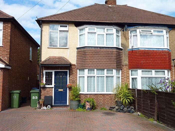 4 Bedroom Semi Detached House For Sale In Cottimore Avenue, Walton-On-Thames, Surrey, KT12