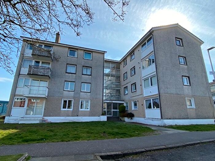 2 Bedroom Flat To Rent In Coolgardie Green, Glasgow, G75