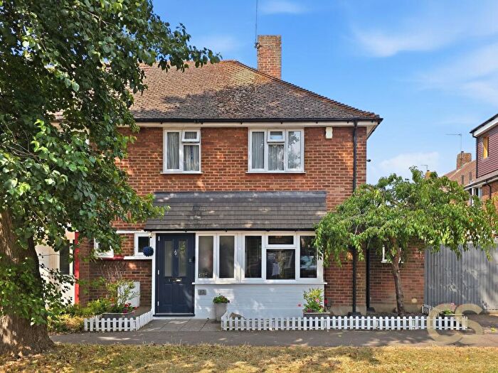 3 Bedroom End Of Terrace House For Sale In Greenwood Close, Cheshunt, Hertfordshire, EN7