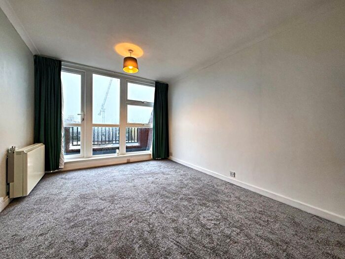 1 Bedroom Flat To Rent In Guildbourne Centre, Worthing, BN11