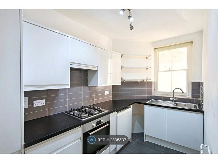 2 Bedroom Flat To Rent In Victoria Chambers, London, EC2A