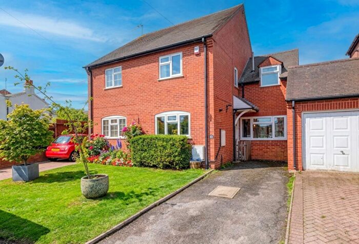 3 Bedroom Semi-Detached House For Sale In Foregate Street, Astwood Bank, B96