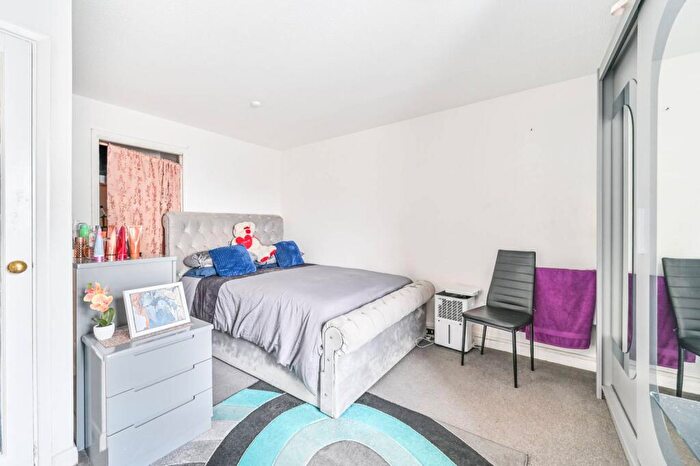 Studio For Sale In Wiltshire Road, Thornton Heath, CR7
