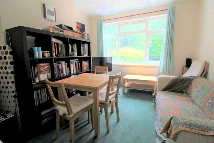 1 Bedroom Property To Rent In - - Granville Square, London, WC1X