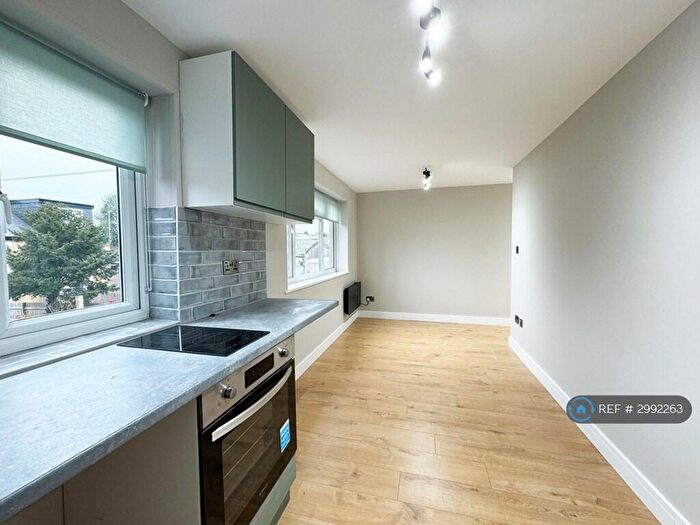 1 Bedroom Flat To Rent In Pinner Road, Northwood, HA6
