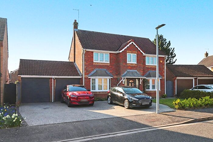 4 Bedroom Detached House For Sale In Knights Templars Green, Stevenage, Hertfordshire, SG2