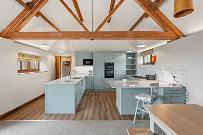 9 Bedroom Link Detached House For Sale In Corfe Castle, Dorset, BH20 - Photo 3