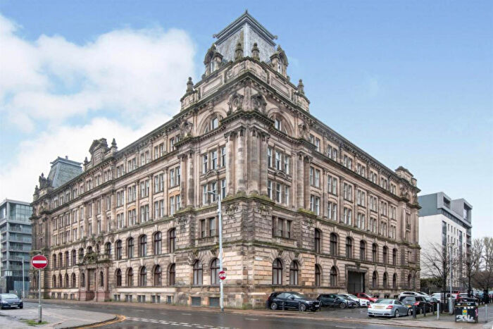 2 Bedroom Apartment For Sale In Dalintober Street, Glasgow, G5