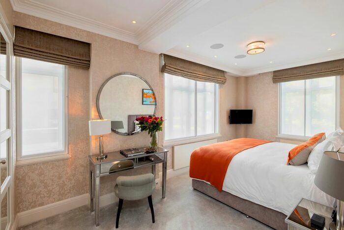 2 Bedroom Flat To Rent In Park Lane, Mayfair W1K