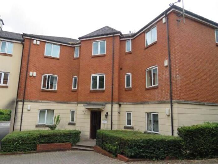 2 Bedroom Flat To Rent In Preston Road, Yeovil, Somerset, BA21
