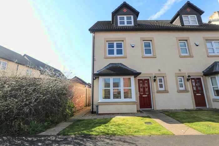 4 Bedroom Town House To Rent In Bishops Way, Dalston, CA5