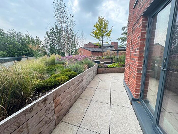 2 Bedroom Apartment To Rent In Springwell Gardens, Springwell Road, Leeds, LS12