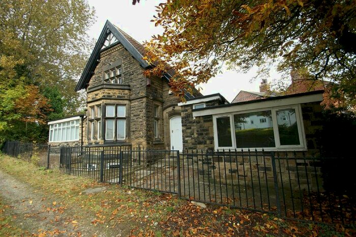 2 Bedroom Flat To Rent In Potternewton Lane, Chapel Allerton, Leeds, LS7