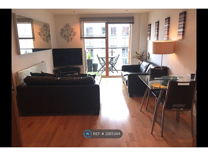 2 Bedroom Flat To Rent In Mackenzie House, Leeds, LS10