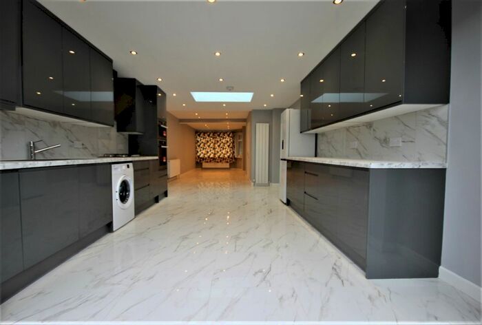 2 Bedroom Terraced House To Rent In Fernside Avenue, Feltham, Greater London, TW13