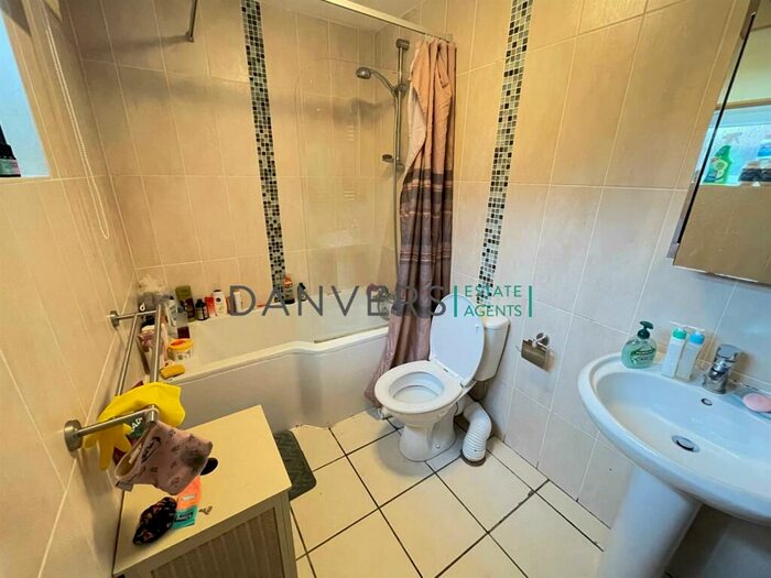 4 Bedroom Terraced House To Rent In Grasmere Street, Leicester, LE2