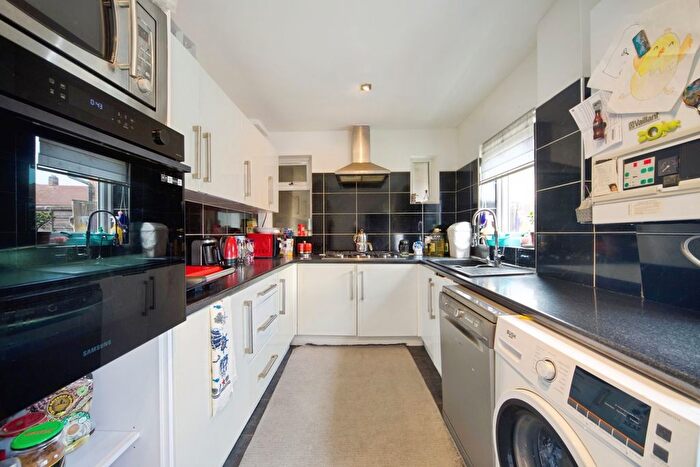 3 Bedroom End Of Terrace House For Sale In Barclay Road, London, N18