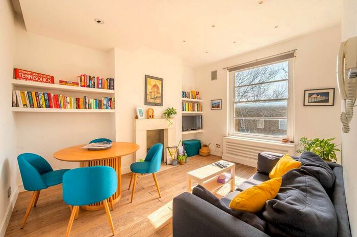 2 Bedroom Flat To Rent In Clapham Park Road, Clapham Park, London, SW4