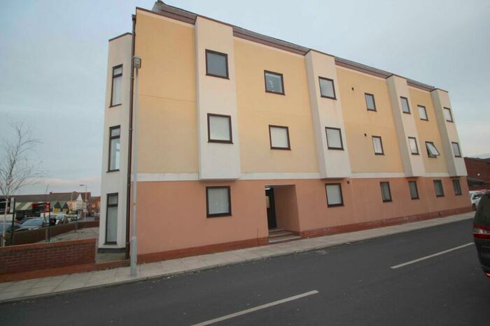 2 Bedroom Apartment To Rent In Flat Queens Court, Queen Street, Waterloo, Liverpool, L22