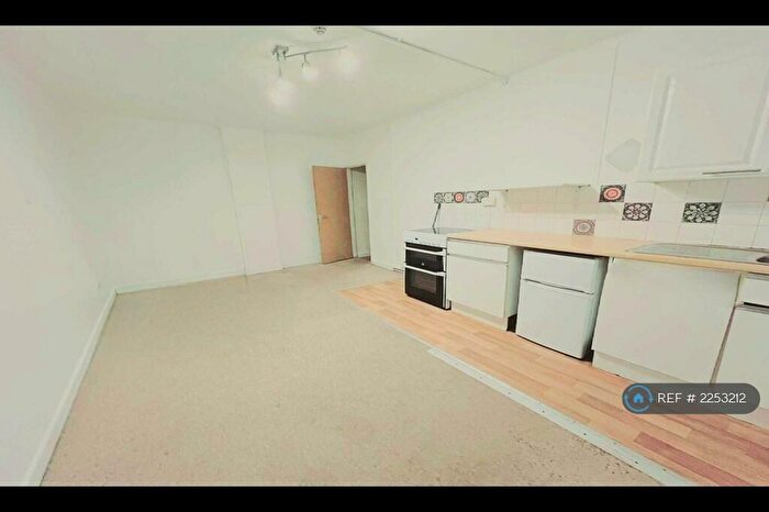 Studio To Rent In The Courtyard, Bournemouth, BH1