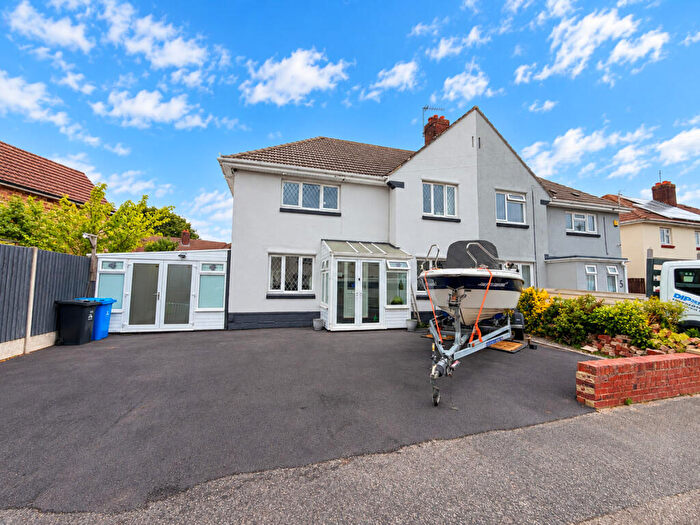 4 Bedroom Semi-Detached House For Sale In Solly Close, Parkstone, Poole, BH12