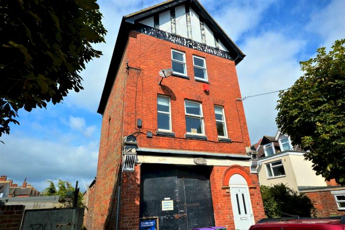 3 Bedroom Flat To Rent In Coombe Road, Folkestone, Kent, CT19