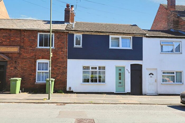 2 Bedroom Terraced House For Sale In Hurcott Road, Kidderminster, Worcestershire, DY10