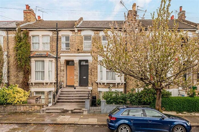 5 Bedroom Flat For Sale In Godolphin Road, Shepherds Bush, W12