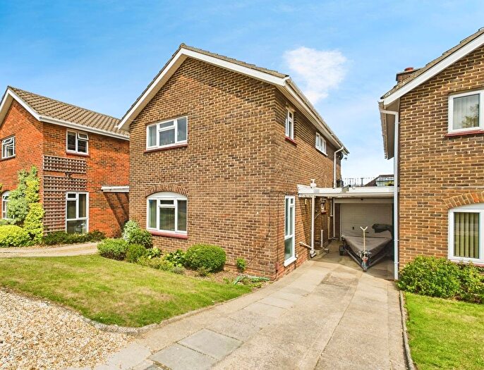 3 Bedroom Detached House For Sale In River Green, Hamble, Southampton, SO31