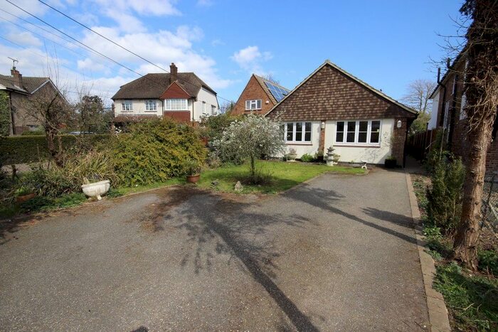 2 Bedroom Flat To Rent In Rosslyn Road, Billericay, CM12